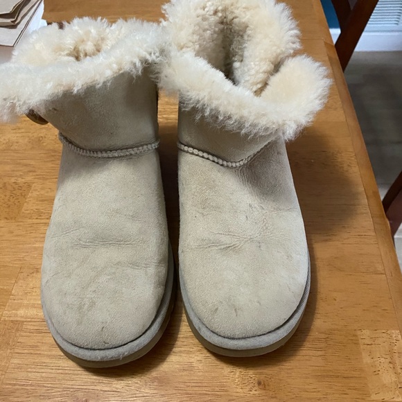 UGG Boots, Sz 7, some wear - Picture 7 of 8